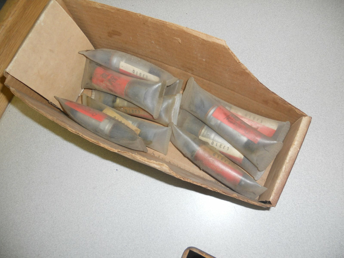 Champion LJ310 spark plugs, box of six